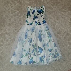 (J1) Danna Belle Floral girl dress size 7y